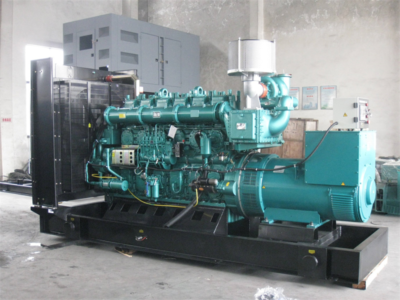 通海200KW 柴油发电机的油耗是多少？