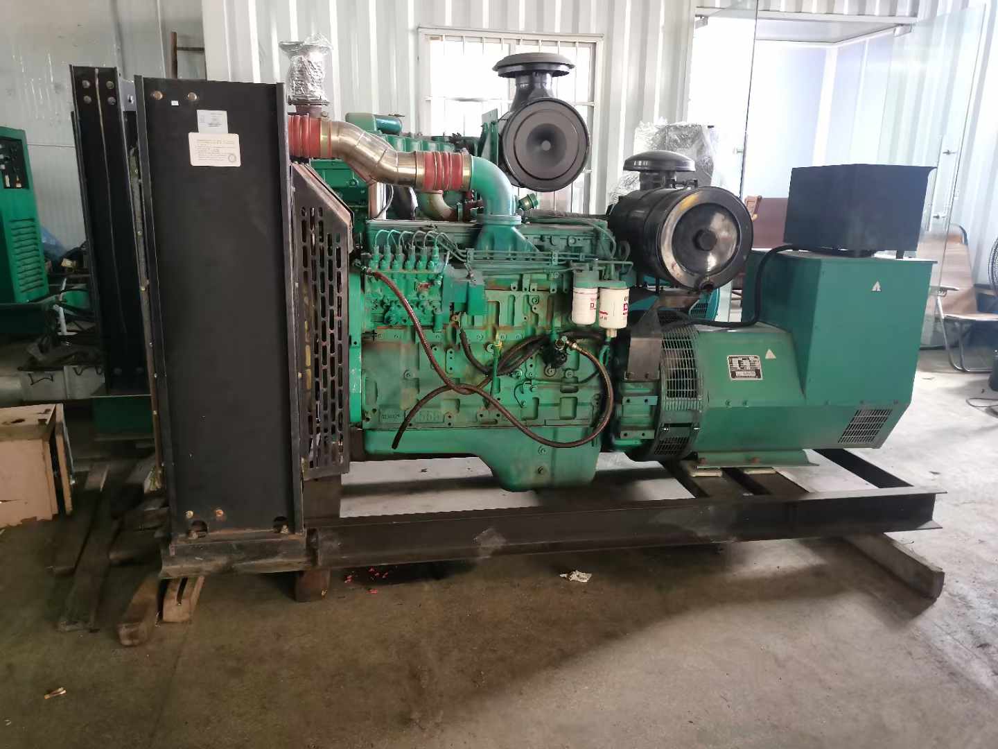 通海发电机租赁如何确定电缆的承载电流是否在安全范围内？